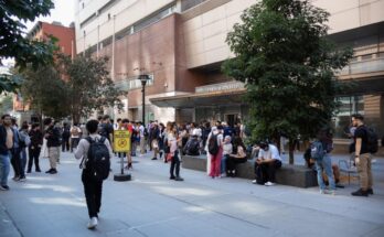 Students outside of Baruch College.